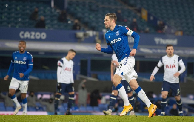 这无形中给 这无形中给